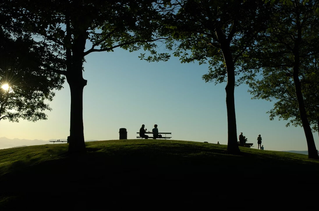 人とつながってこその人生、閉じていくコミュニティの中でどう生きていくか